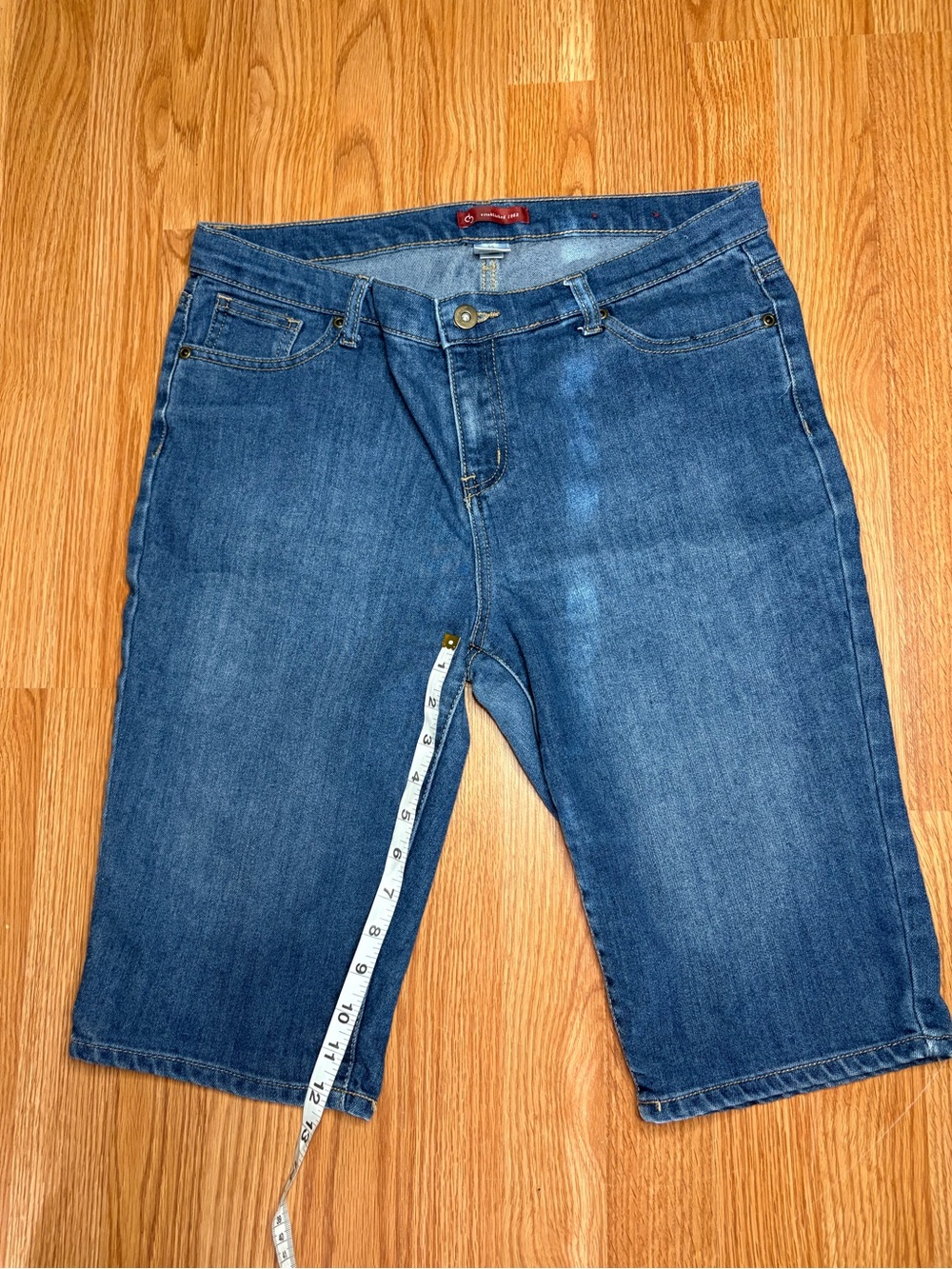 Women's Relaxed Blue Denim Shorts - Casual Comfort - Picture 3 of 6